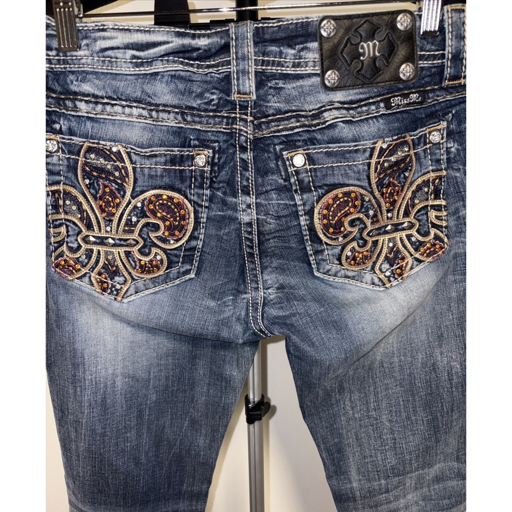 Miss Me Jeans Style Size 28 Jeweled Signature Boot Cut Western Mid-rise BEAUTIFU